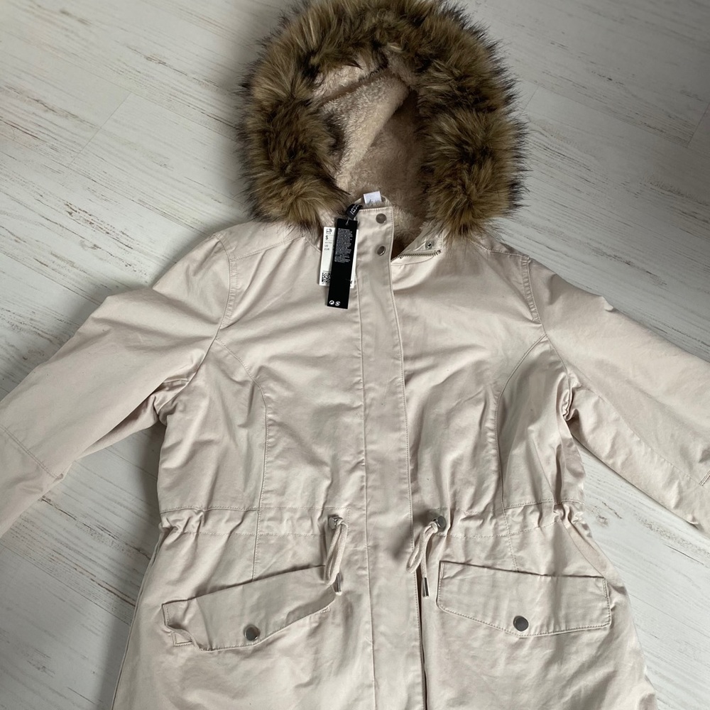 Cream/ white winter coat/ jacket